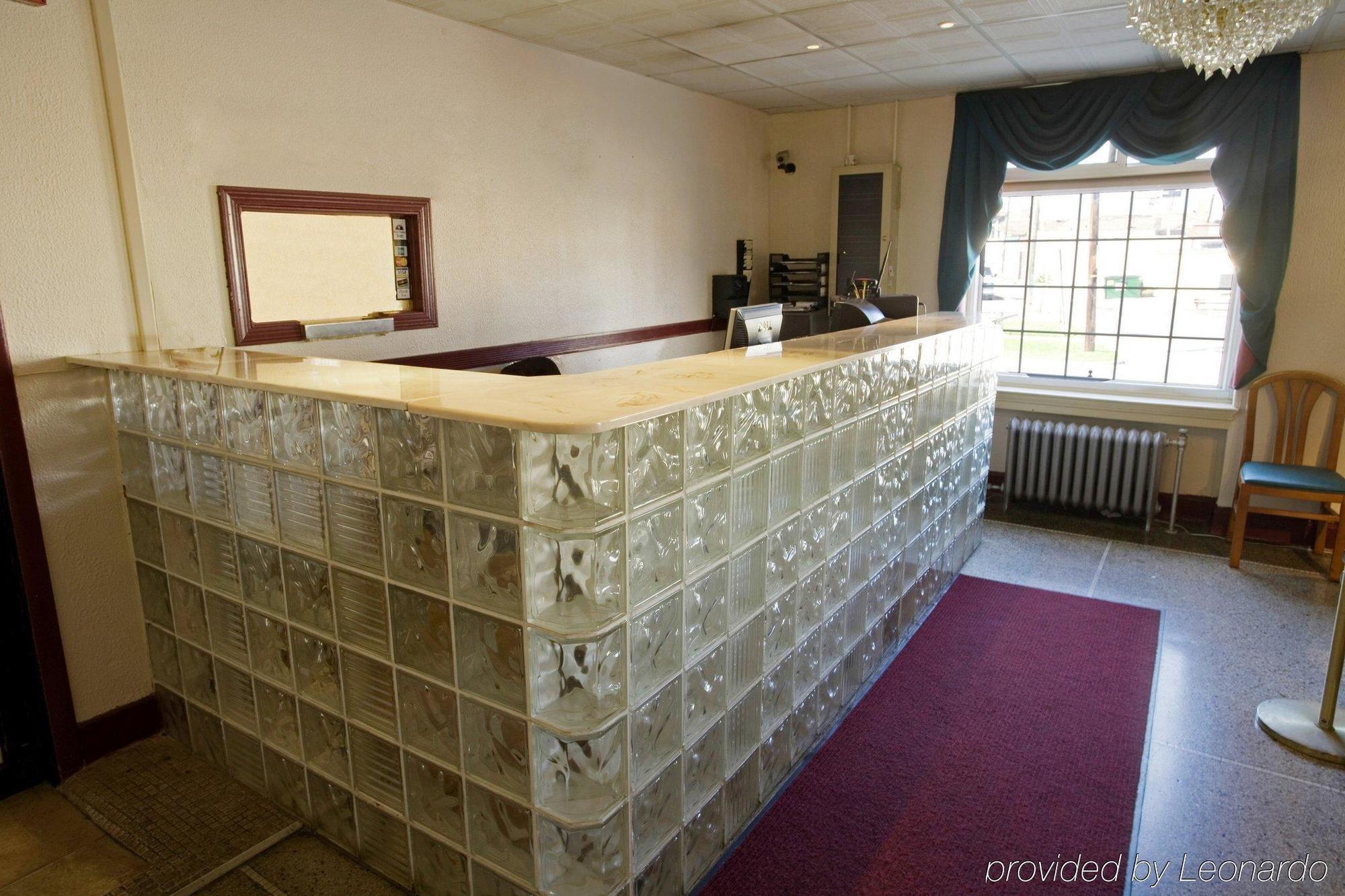 Americas Best Value Inn Dearborn Interior photo